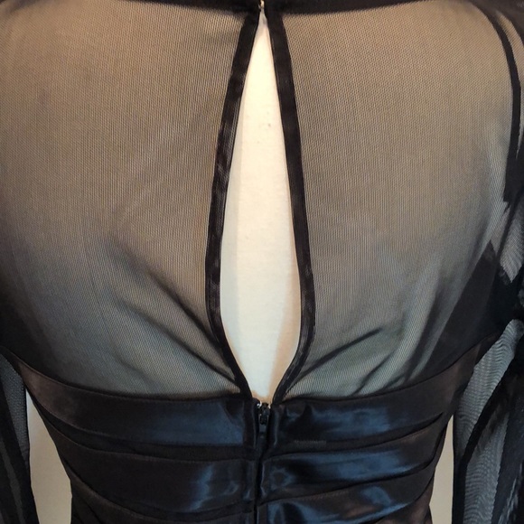 NWT Long sleeve illusion and satin panels with keyhole back. SZ 8 - Picture 4 of 6